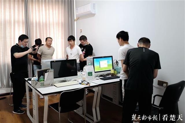 虚假股票平台诈骗_免费配资_武汉警方破获特大诈骗案