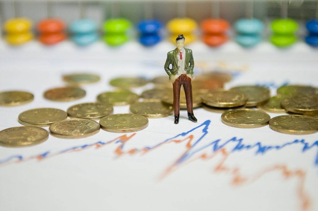 股市大涨时有人借钱炒股，配资合法吗？法官以案说法解答