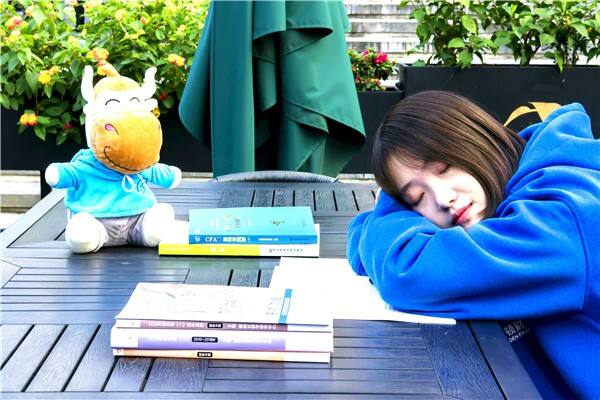 股票杠杆：配资工具的双刃剑，收益与风险如何成倍增加？