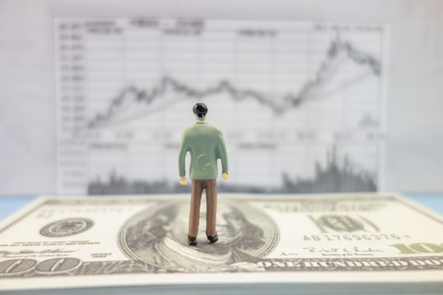 炒股盈利千万亏损三千万_股票杠杆融资_融资融券风险案例分析