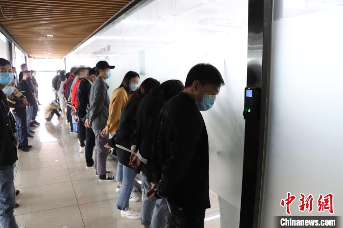 杭州股票配资平台_杭州警方打击股票诈骗团伙_股票诈骗平台调查
